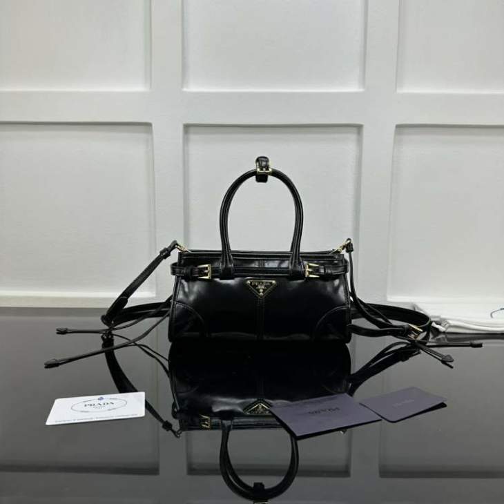 Picture of Prada Handbags _SKUfw204492711fw